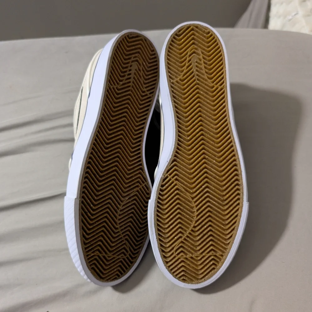 Nike SB Zoom Janowski OG+ Skate Shoes